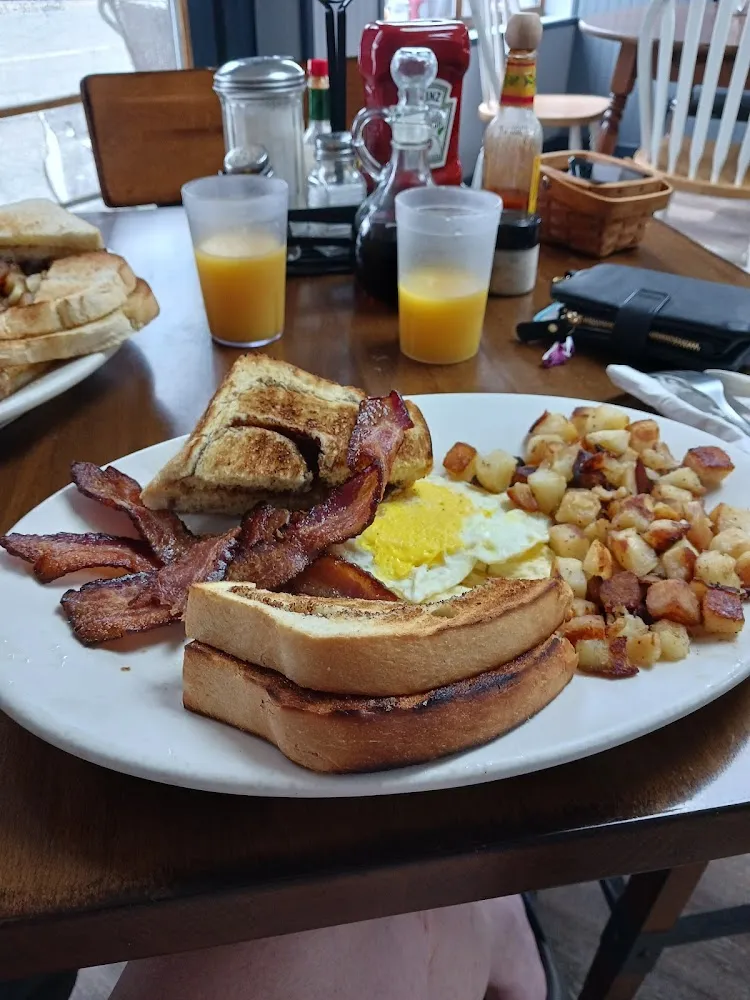 2 Egg Toast and Home Fries with a Side of Bacon